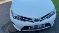 2013 Toyota Auris Estate 1.4d White Spare or repair Runs